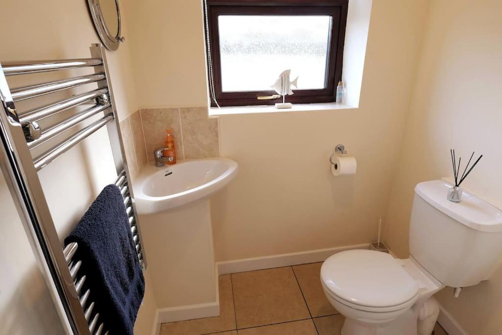 Lovely Two Bed Home In Cemaes, Anglesey Kültér fotó